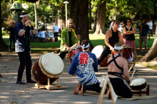 photo/4d1af0d0-6da4-4b57-8eed-53d52b38a3c3-3