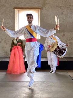 Hendrikje und Emanuel mit Berliner Freunden an einem Geburtstagsfest